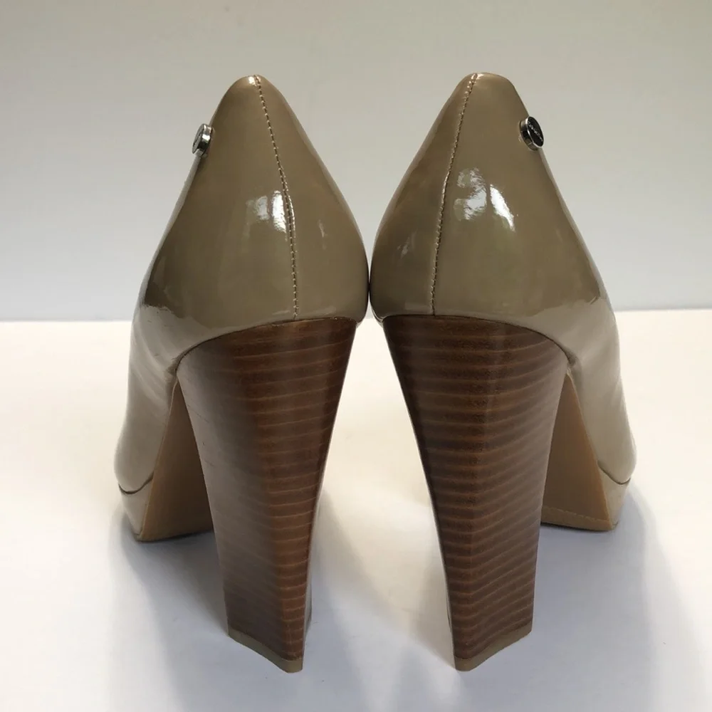 Calvin Klein Nude Platform Pointed Toe Triangular Wood Heels size 9M